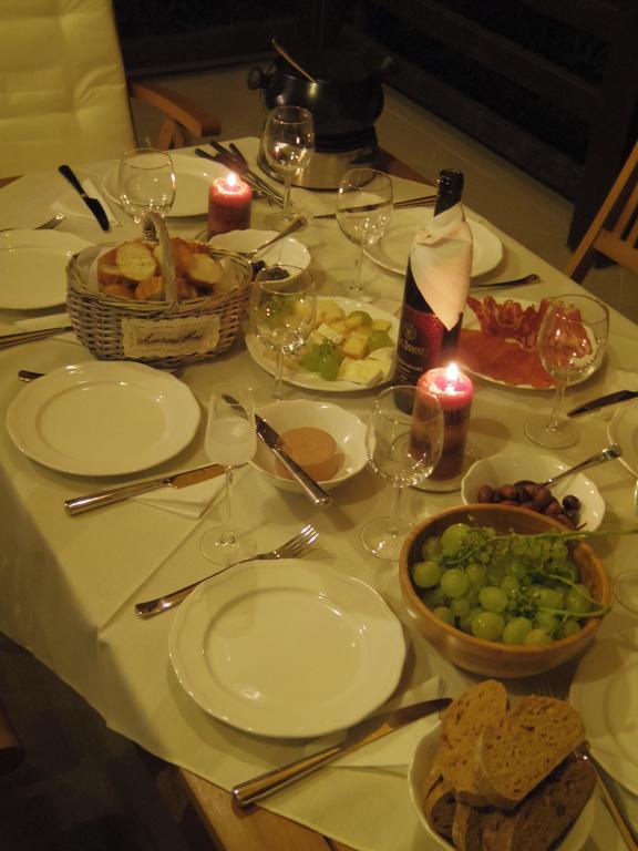 Casuta Cu Prieteni Cornu de Jos Habitación foto