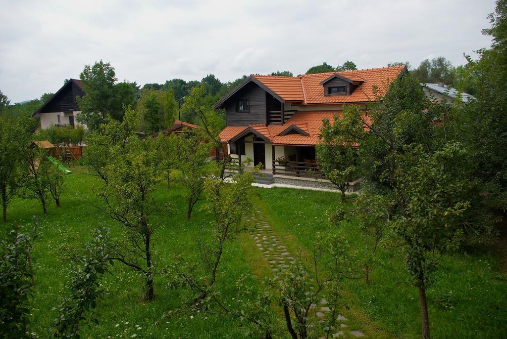 Casuta Cu Prieteni Cornu de Jos Habitación foto