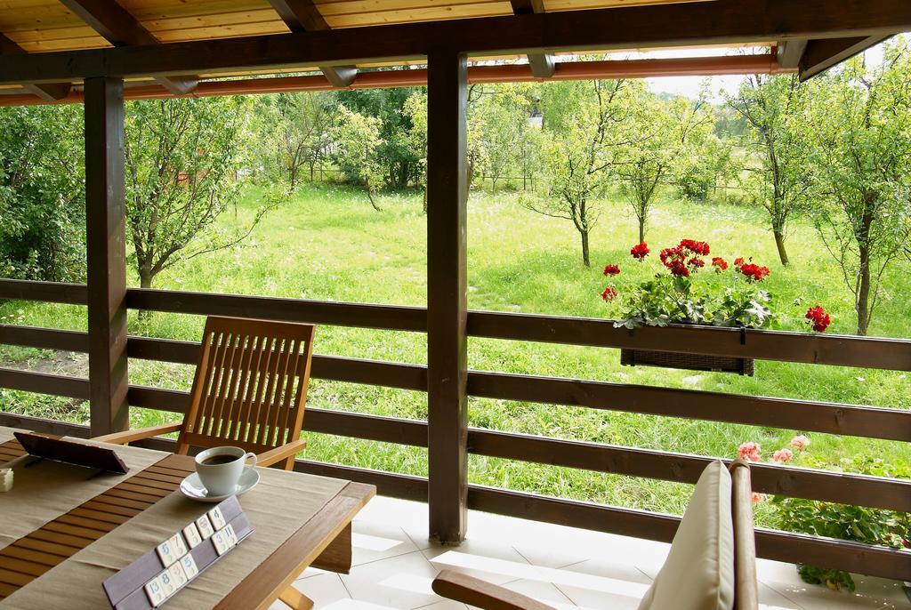 Casuta Cu Prieteni Cornu de Jos Habitación foto