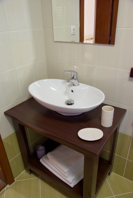 Casuta Cu Prieteni Cornu de Jos Habitación foto