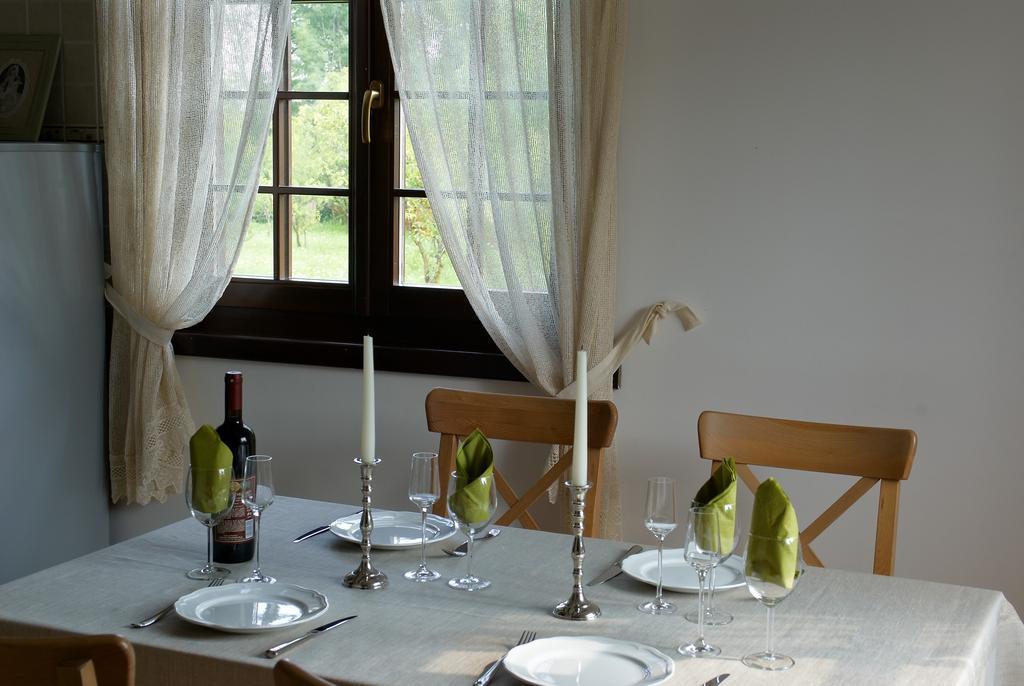 Casuta Cu Prieteni Cornu de Jos Habitación foto