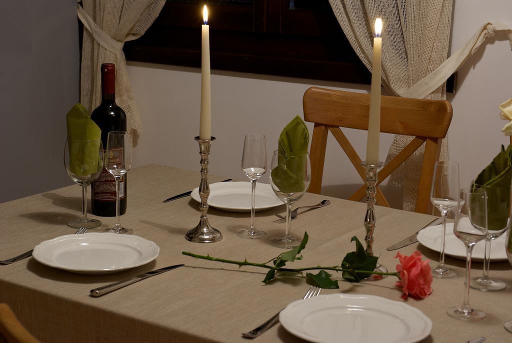 Casuta Cu Prieteni Cornu de Jos Habitación foto